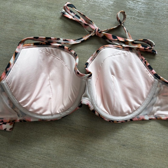 Victoria’s Secret vintage balcontte Leopard Print Bikini top 34DD push up EUC - Picture 2 of 4